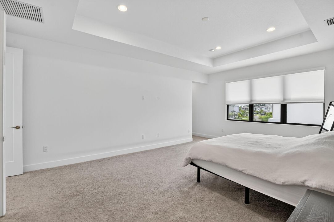 For Sale: $1,999,988 (5 beds, 7 baths, 4605 Square Feet)