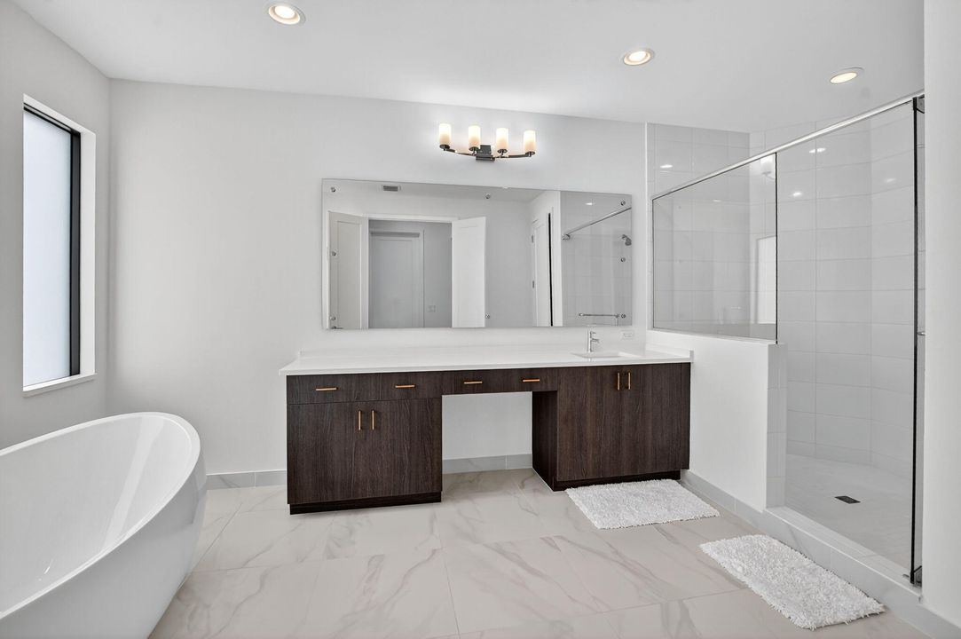 For Sale: $1,999,988 (5 beds, 7 baths, 4605 Square Feet)