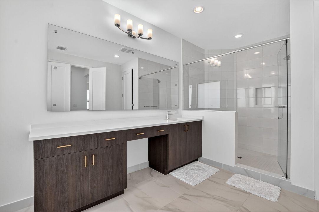 For Sale: $1,999,988 (5 beds, 7 baths, 4605 Square Feet)