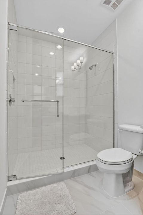 For Sale: $1,999,988 (5 beds, 7 baths, 4605 Square Feet)