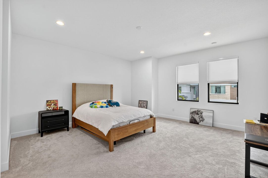 For Sale: $1,999,988 (5 beds, 7 baths, 4605 Square Feet)