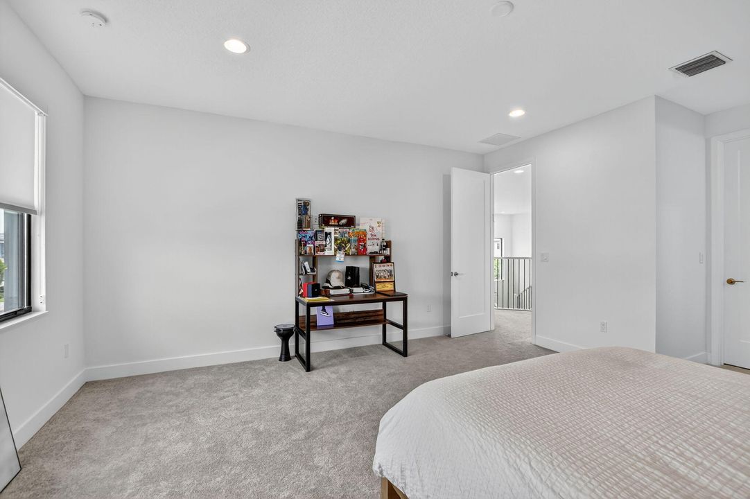 For Sale: $1,999,988 (5 beds, 7 baths, 4605 Square Feet)