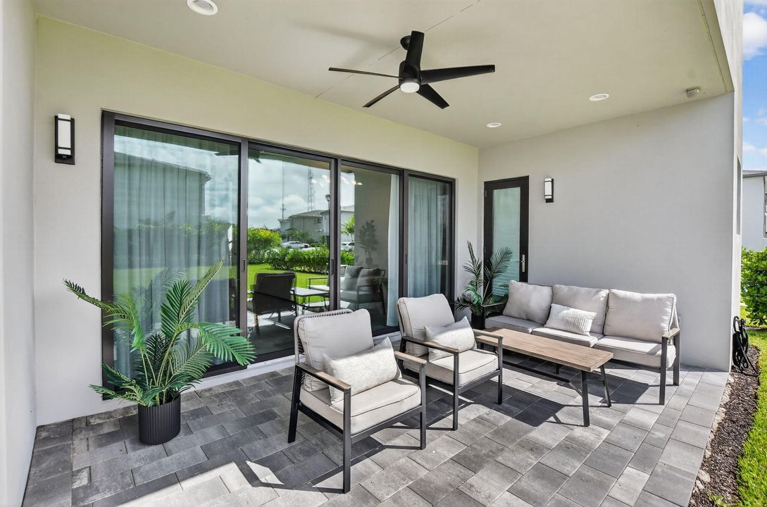 For Sale: $1,999,988 (5 beds, 7 baths, 4605 Square Feet)