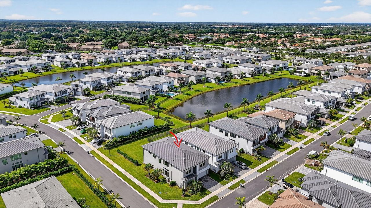 For Sale: $1,999,988 (5 beds, 7 baths, 4605 Square Feet)