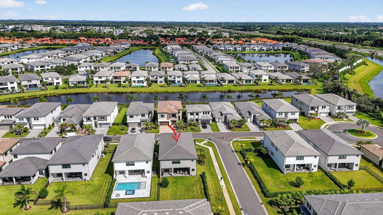 For Sale: $1,999,988 (5 beds, 7 baths, 4605 Square Feet)