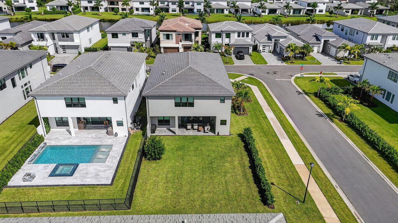 For Sale: $1,999,988 (5 beds, 7 baths, 4605 Square Feet)