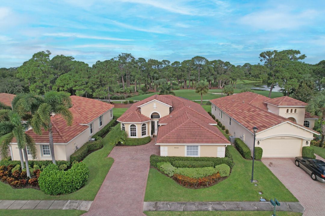 合同活跃: $489,900 (3 贝兹, 3 浴室, 1947 平方英尺)