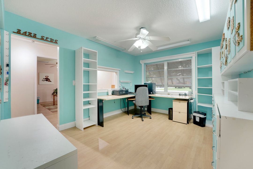 Под контрактом: $499,999 (3 спален, 2 ванн, 1745 Квадратных фут)