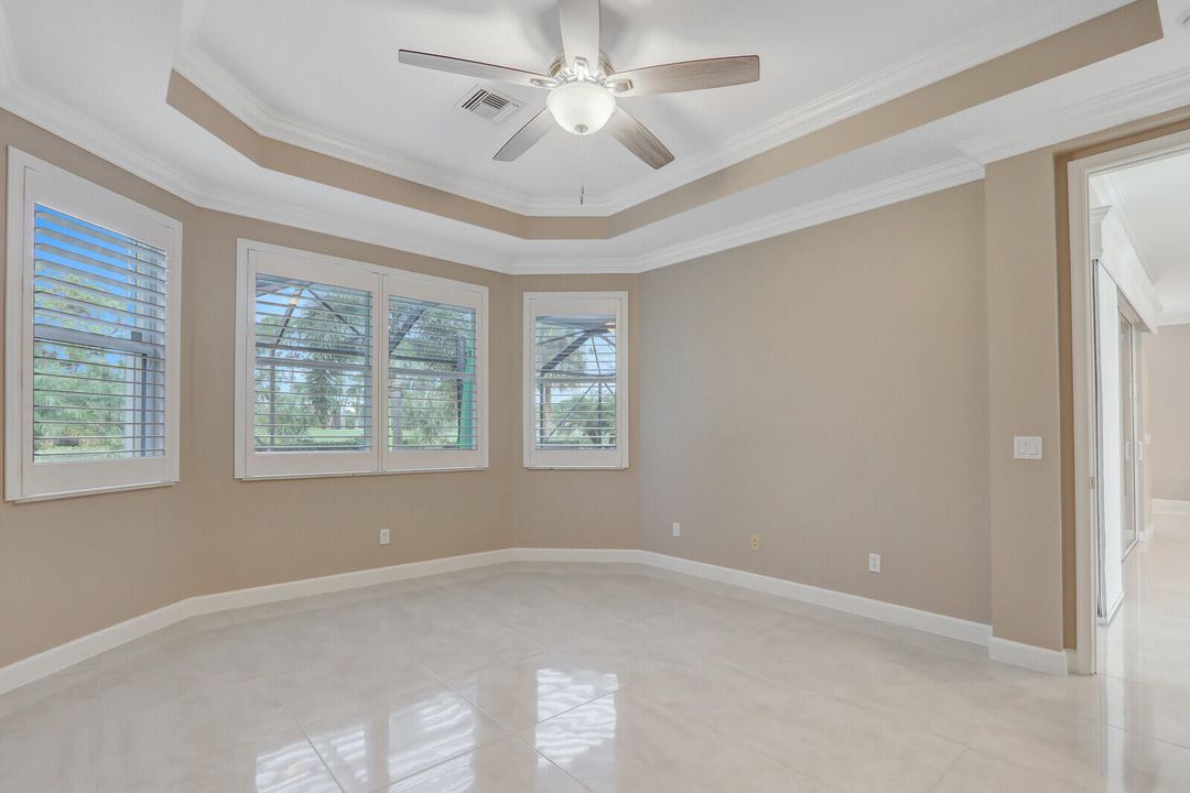 合同活跃: $489,900 (3 贝兹, 3 浴室, 1947 平方英尺)