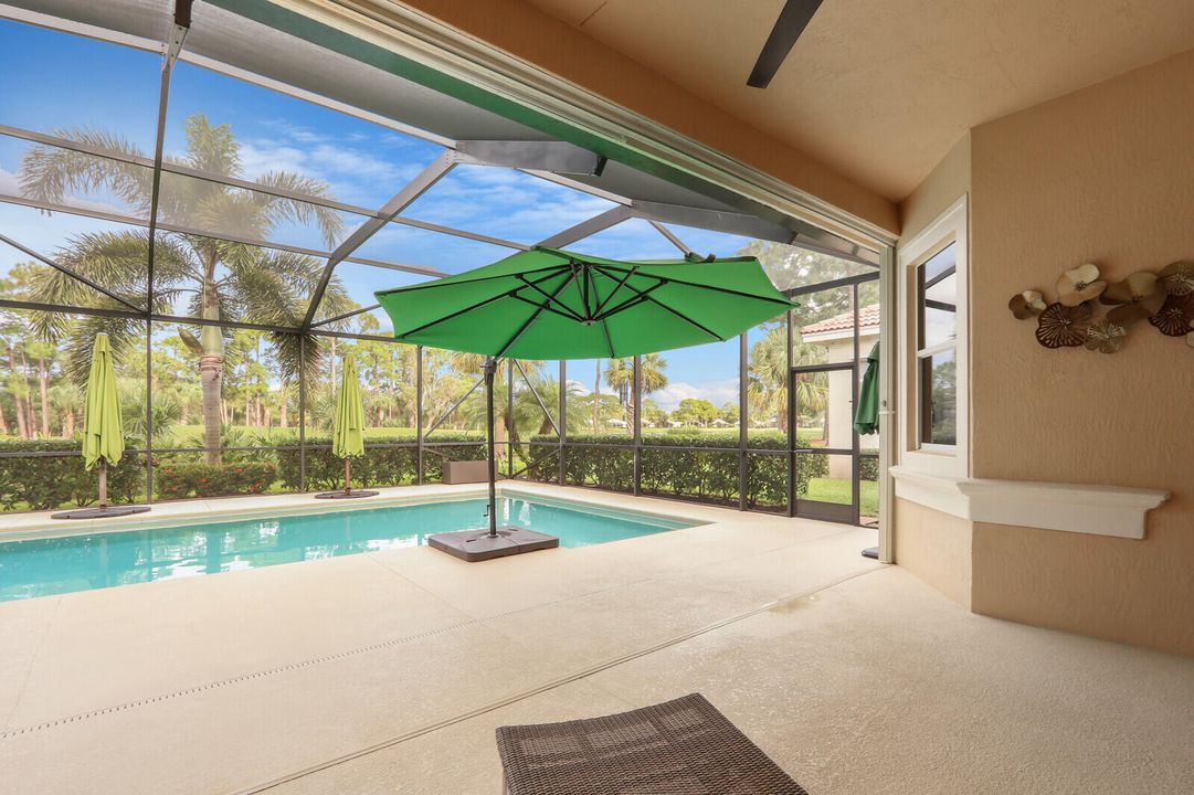 合同活跃: $489,900 (3 贝兹, 3 浴室, 1947 平方英尺)