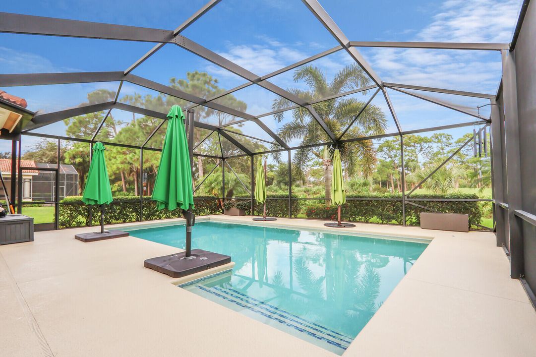 合同活跃: $489,900 (3 贝兹, 3 浴室, 1947 平方英尺)