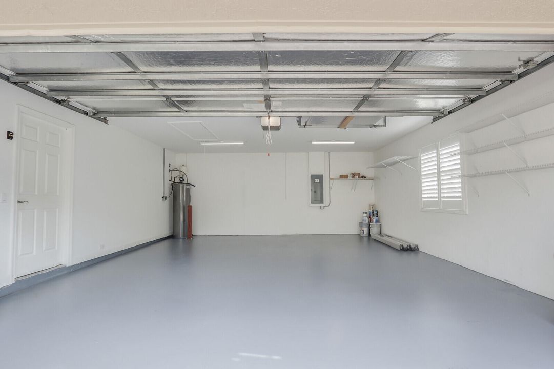 合同活跃: $489,900 (3 贝兹, 3 浴室, 1947 平方英尺)