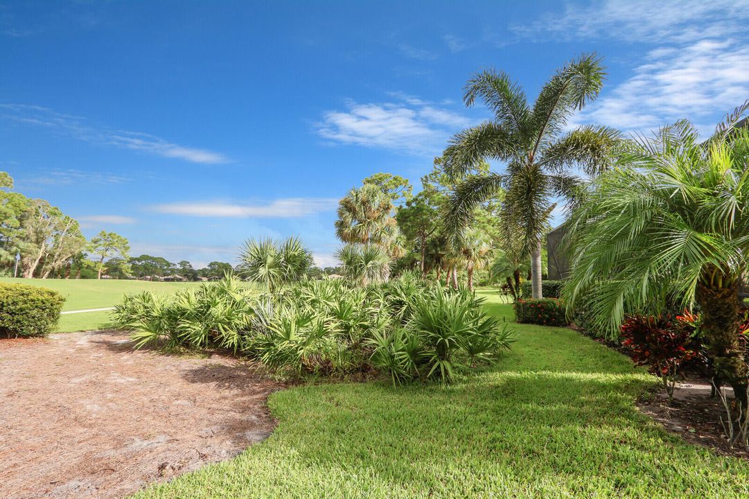 合同活跃: $489,900 (3 贝兹, 3 浴室, 1947 平方英尺)