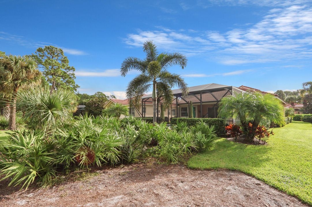 合同活跃: $489,900 (3 贝兹, 3 浴室, 1947 平方英尺)