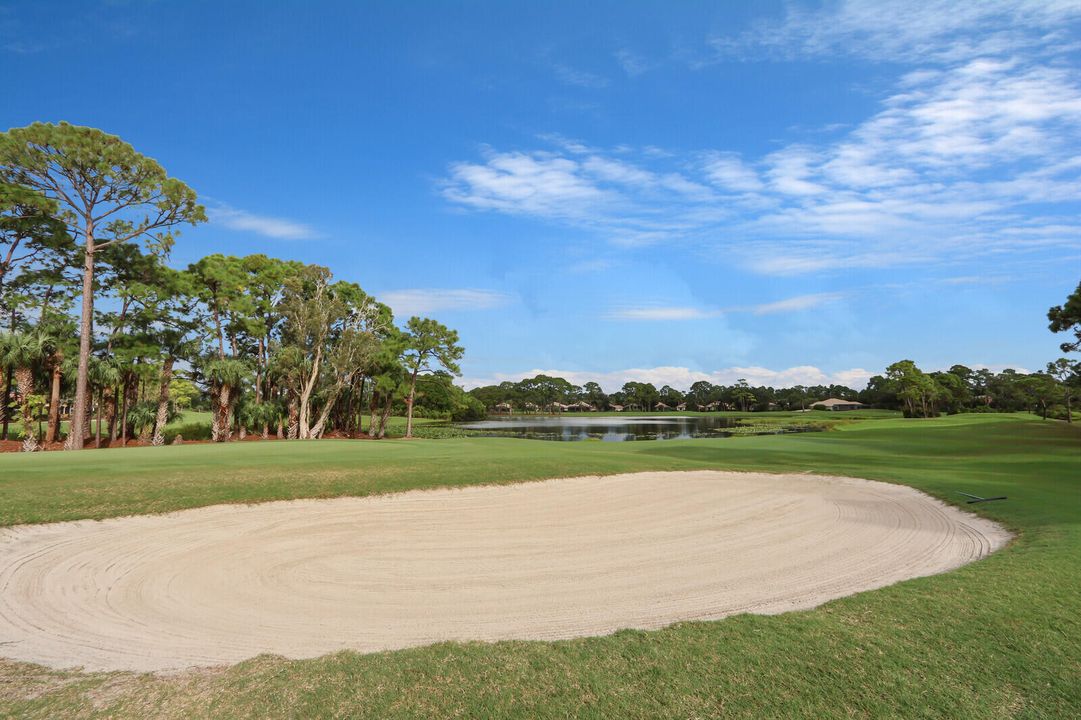 合同活跃: $489,900 (3 贝兹, 3 浴室, 1947 平方英尺)