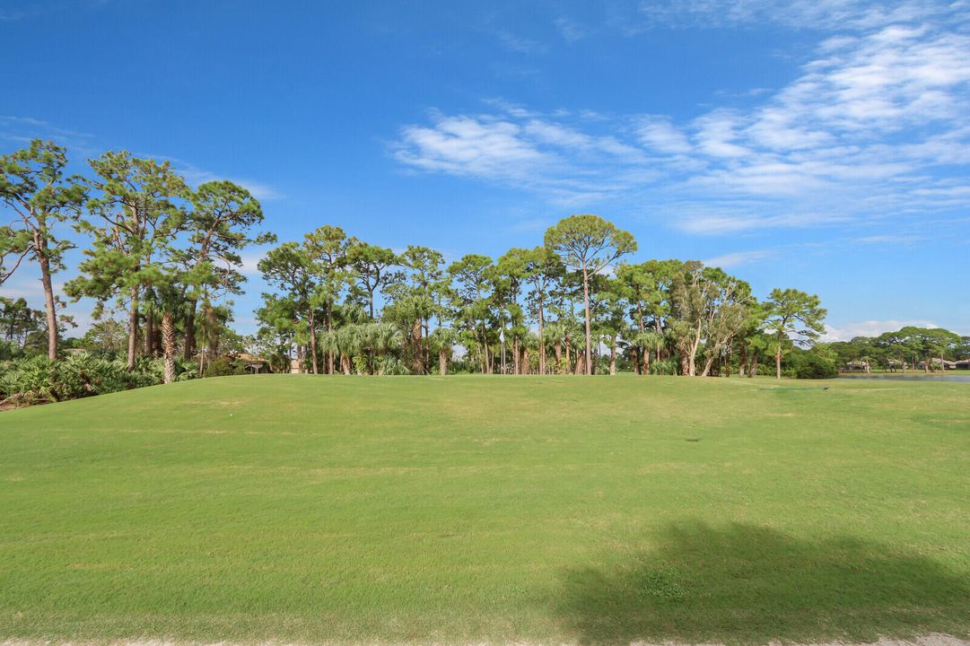 合同活跃: $489,900 (3 贝兹, 3 浴室, 1947 平方英尺)