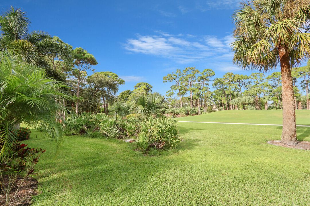 合同活跃: $489,900 (3 贝兹, 3 浴室, 1947 平方英尺)