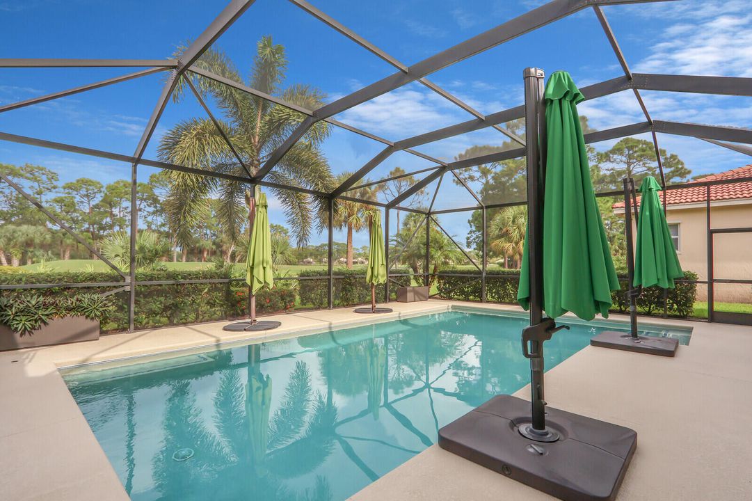 合同活跃: $489,900 (3 贝兹, 3 浴室, 1947 平方英尺)