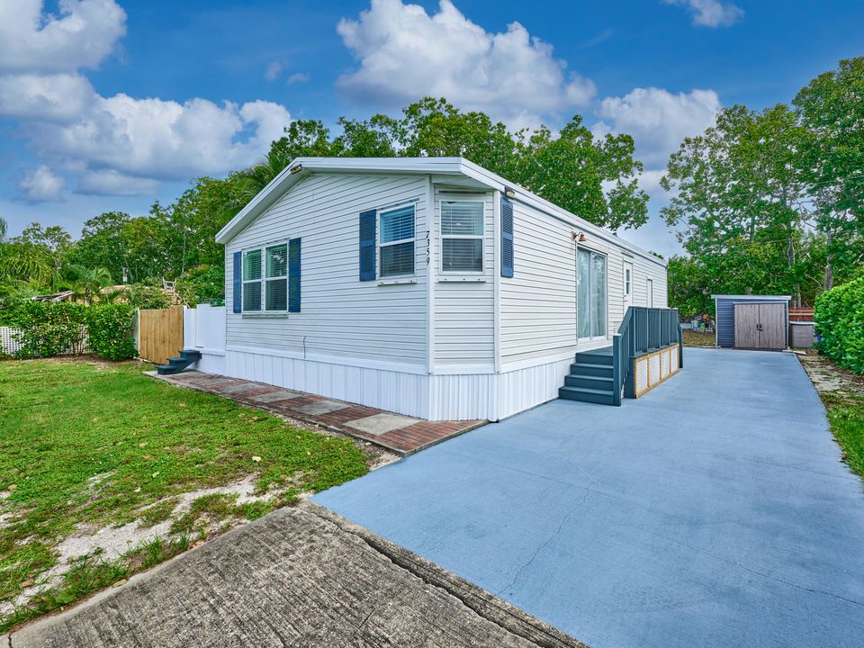 待售: $299,000 (2 贝兹, 2 浴室, 958 平方英尺)