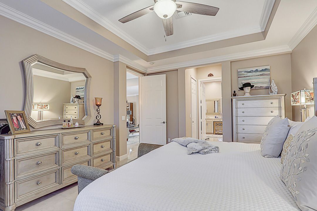 合同活跃: $489,900 (3 贝兹, 3 浴室, 1947 平方英尺)