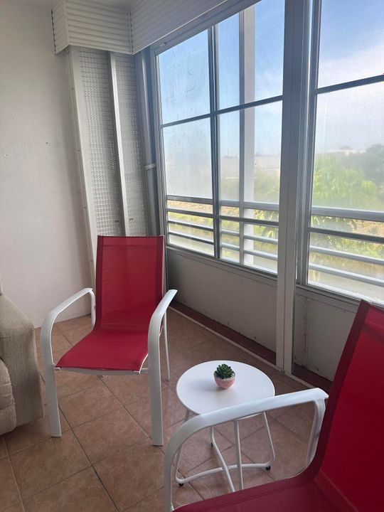 For Sale: $91,000 (2 beds, 2 baths, 1080 Square Feet)