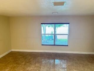 Activo con contrato: $519,000 (3 camas, 2 baños, 2384 Pies cuadrados)