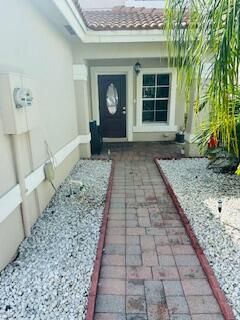 Activo con contrato: $519,000 (3 camas, 2 baños, 2384 Pies cuadrados)