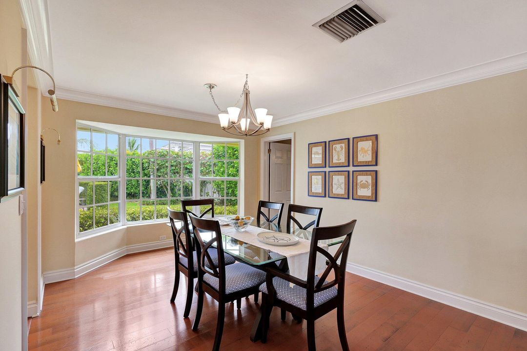 For Sale: $2,450,000 (3 beds, 2 baths, 1664 Square Feet)