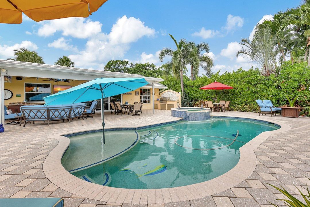 For Sale: $2,450,000 (3 beds, 2 baths, 1664 Square Feet)