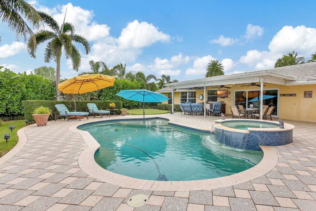 For Sale: $2,450,000 (3 beds, 2 baths, 1664 Square Feet)