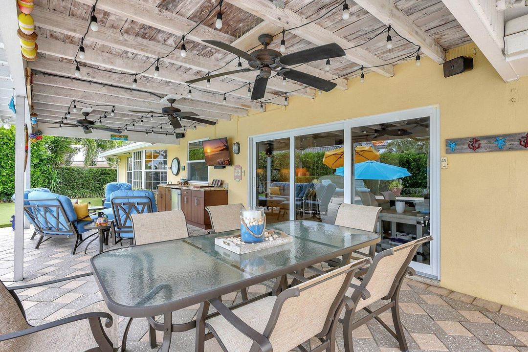 For Sale: $2,450,000 (3 beds, 2 baths, 1664 Square Feet)