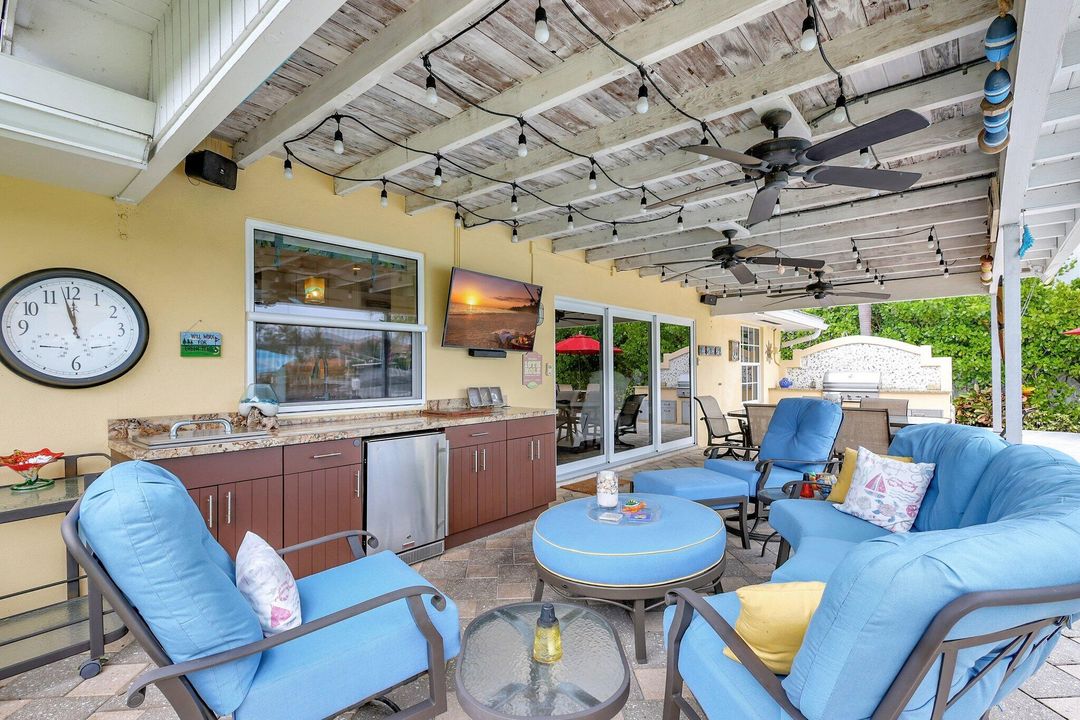 For Sale: $2,450,000 (3 beds, 2 baths, 1664 Square Feet)