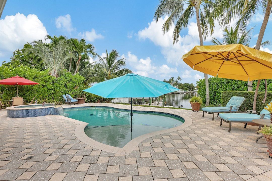 For Sale: $2,450,000 (3 beds, 2 baths, 1664 Square Feet)