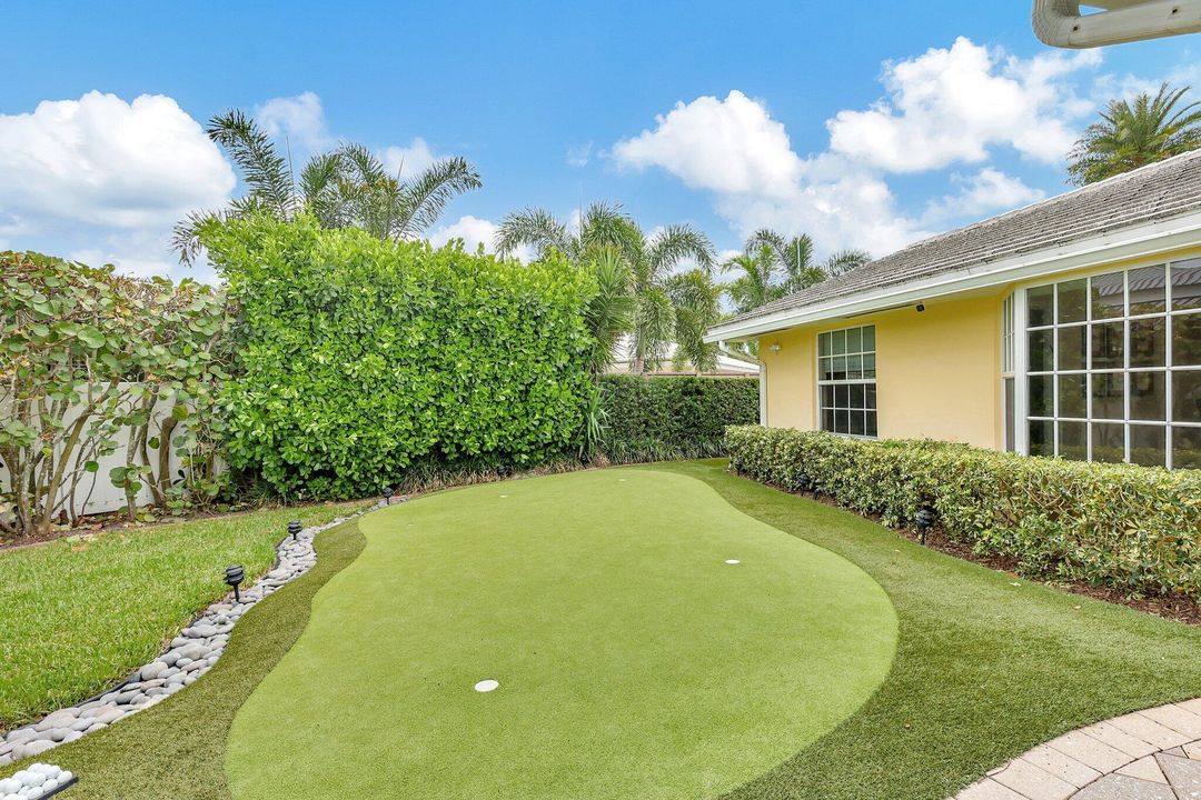 For Sale: $2,450,000 (3 beds, 2 baths, 1664 Square Feet)