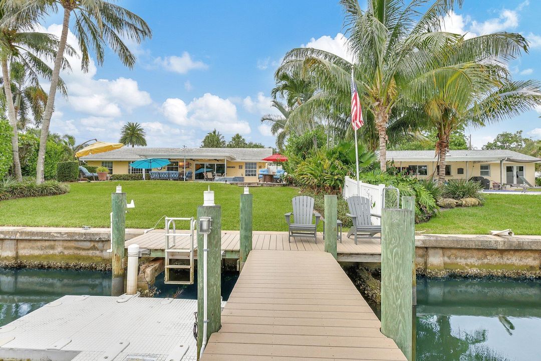 For Sale: $2,450,000 (3 beds, 2 baths, 1664 Square Feet)