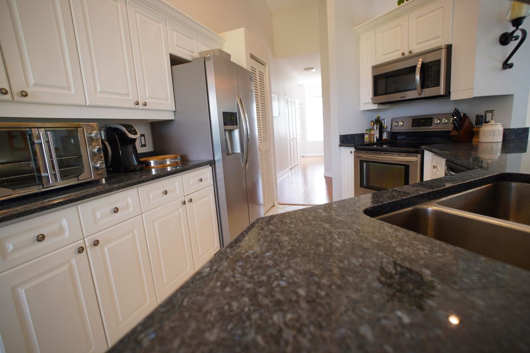 Activo con contrato: $4,000 (3 camas, 2 baños, 2067 Pies cuadrados)