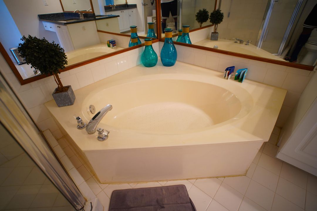 Activo con contrato: $4,000 (3 camas, 2 baños, 2067 Pies cuadrados)