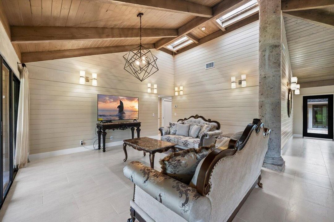 For Sale: $1,295,000 (4 beds, 4 baths, 2170 Square Feet)