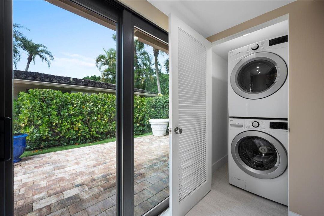 For Sale: $1,295,000 (4 beds, 4 baths, 2170 Square Feet)