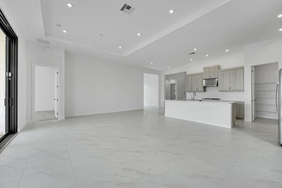 For Rent: $5,000 (3 beds, 3 baths, 2196 Square Feet)