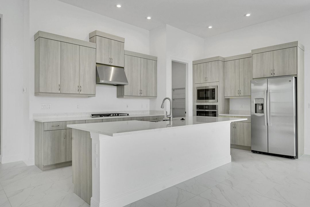 For Rent: $5,000 (3 beds, 3 baths, 2196 Square Feet)