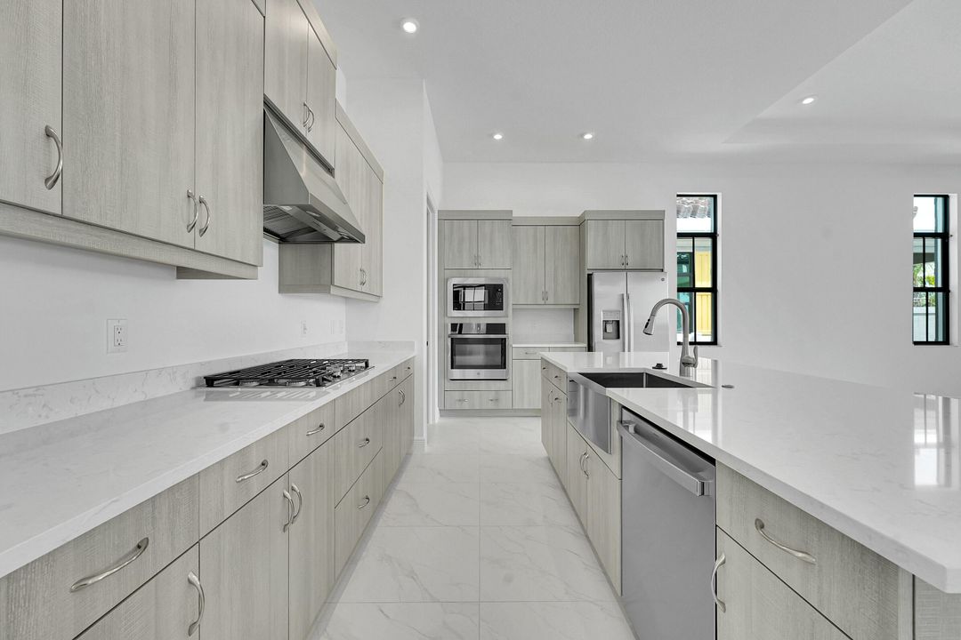 For Rent: $5,000 (3 beds, 3 baths, 2196 Square Feet)