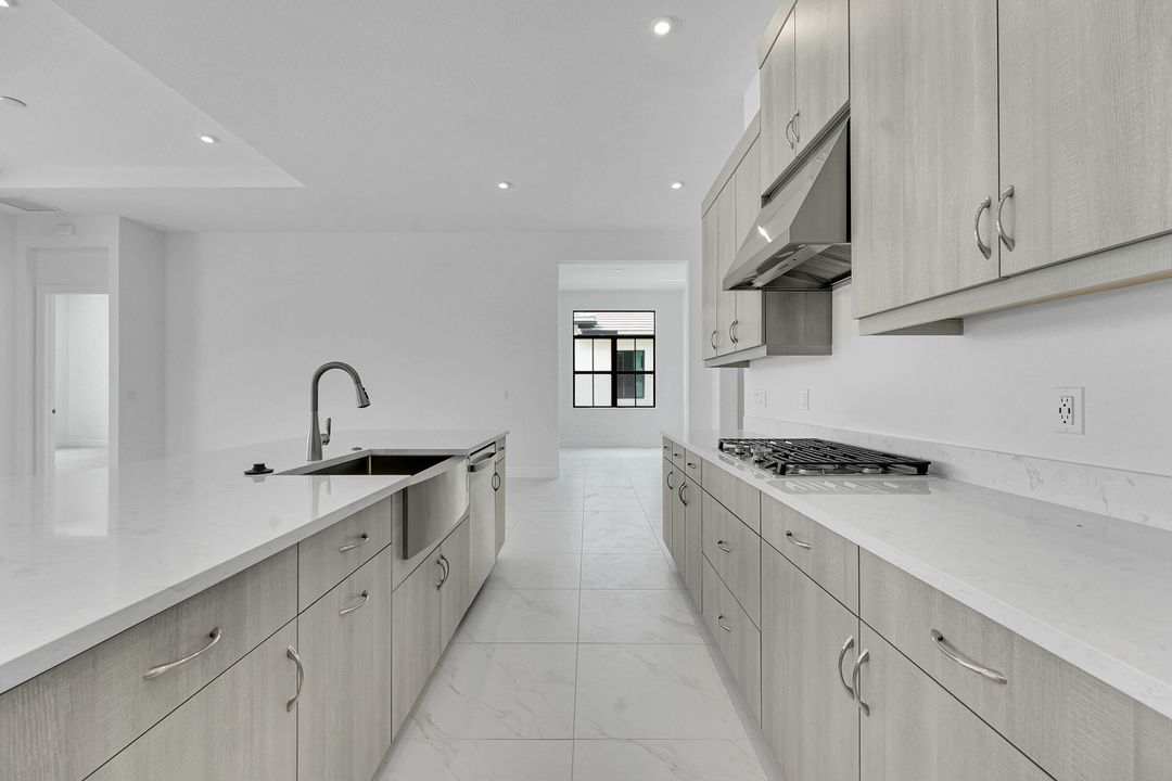 For Rent: $5,000 (3 beds, 3 baths, 2196 Square Feet)