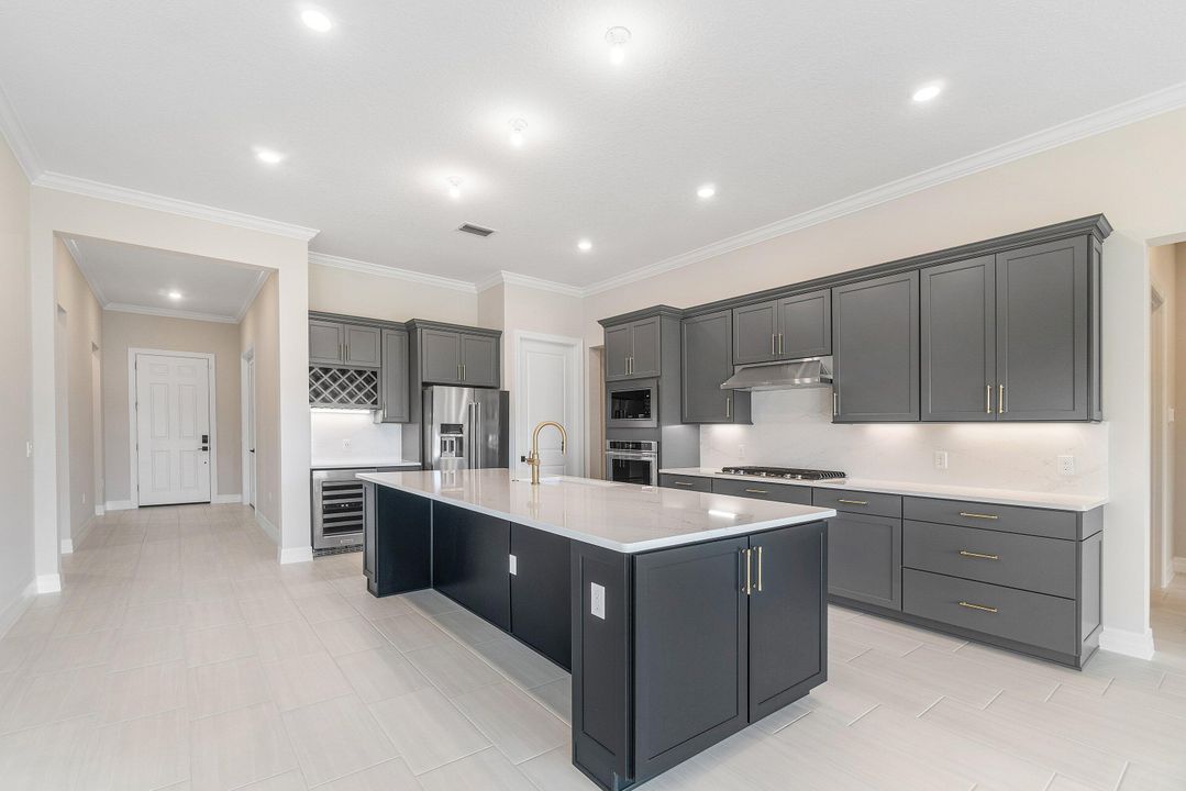 For Sale: $1,250,000 (3 beds, 2 baths, 2669 Square Feet)