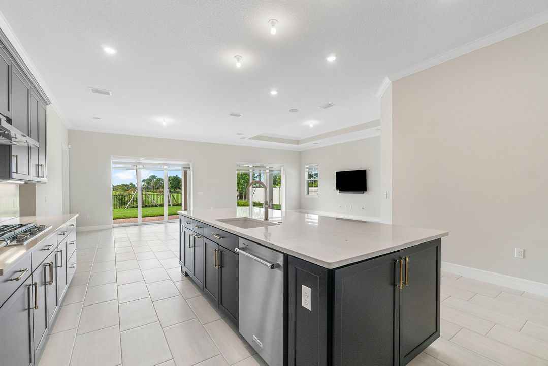 For Sale: $1,250,000 (3 beds, 2 baths, 2669 Square Feet)