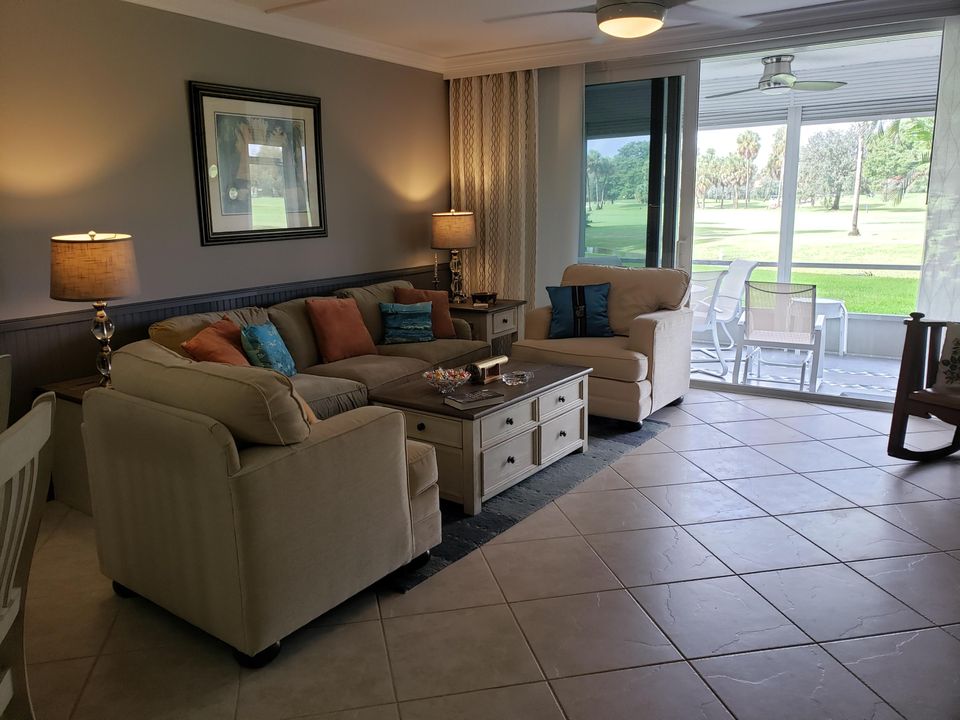 Под контрактом: $2,700 (3 спален, 2 ванн, 1390 Квадратных фут)