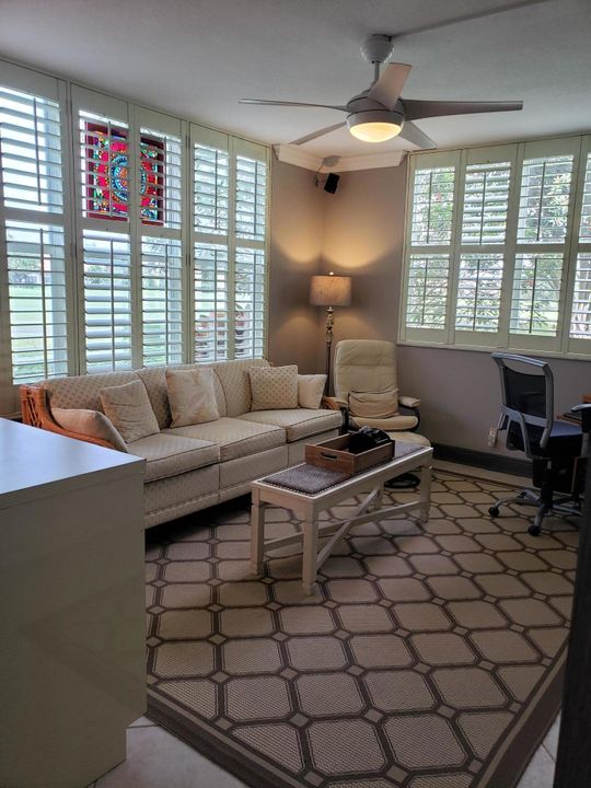 Под контрактом: $2,700 (3 спален, 2 ванн, 1390 Квадратных фут)