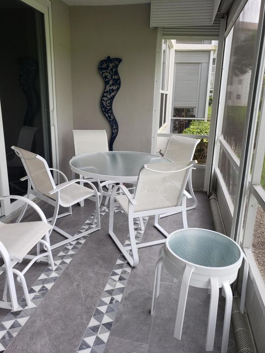 Под контрактом: $2,700 (3 спален, 2 ванн, 1390 Квадратных фут)