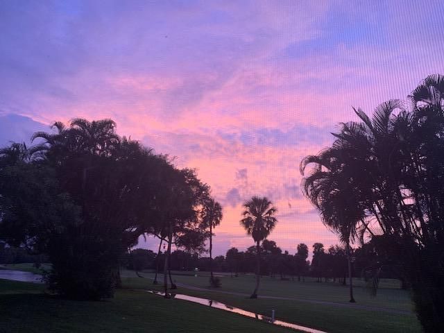 Под контрактом: $2,700 (3 спален, 2 ванн, 1390 Квадратных фут)