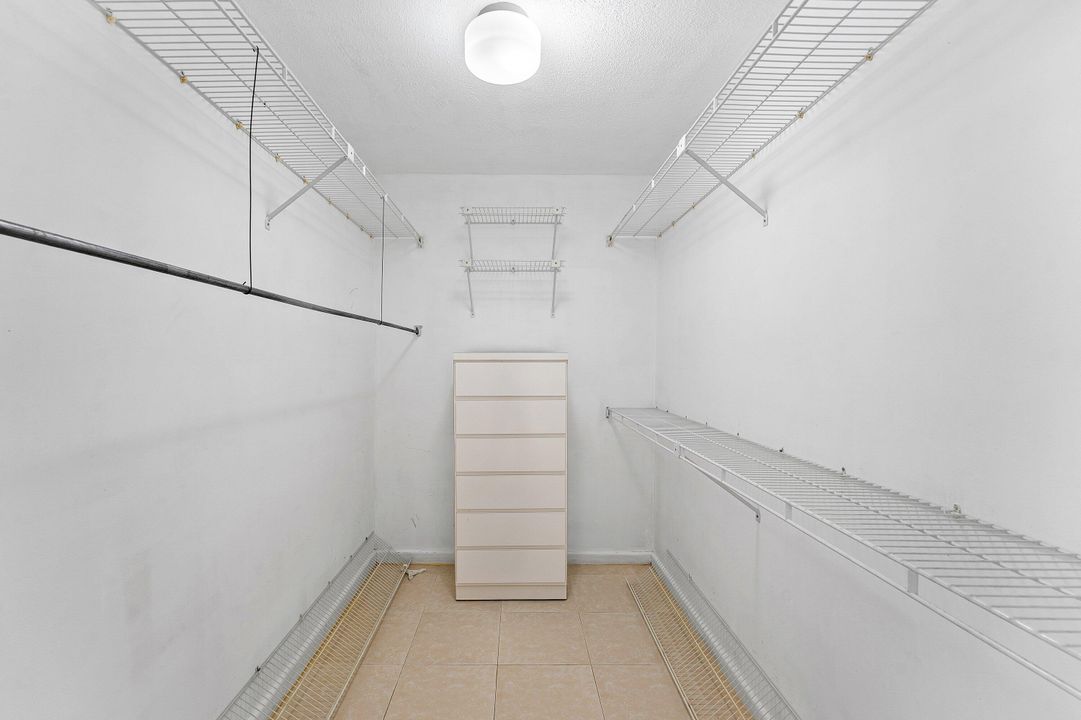 待售: $2,500,000 (2 贝兹, 2 浴室, 2173 平方英尺)